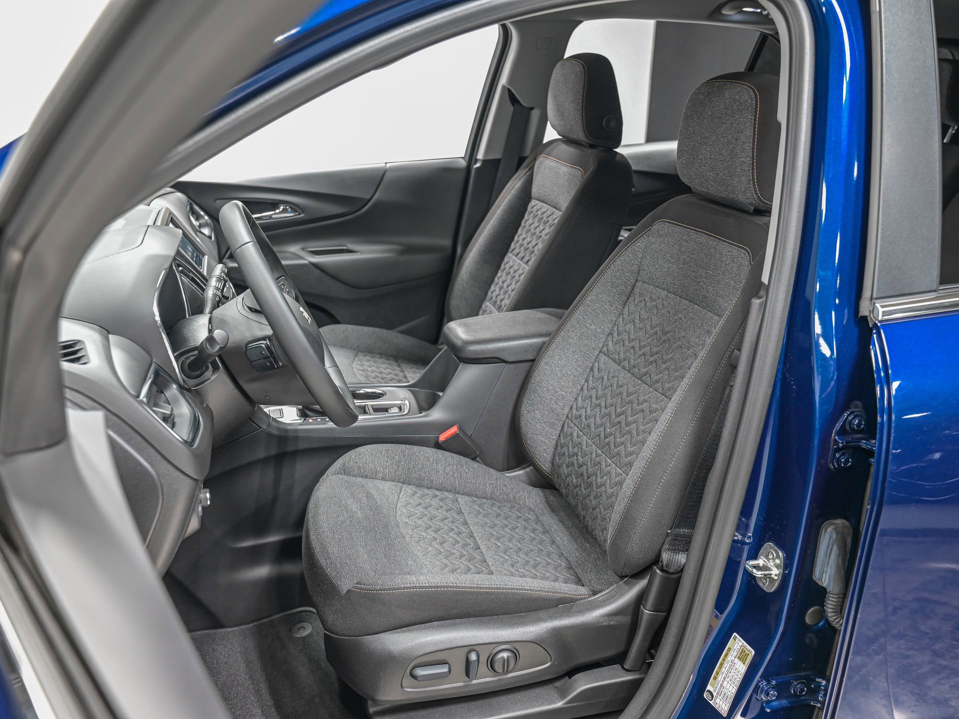 Used 2023 Chevrolet Equinox LT AWD/4WD image 16