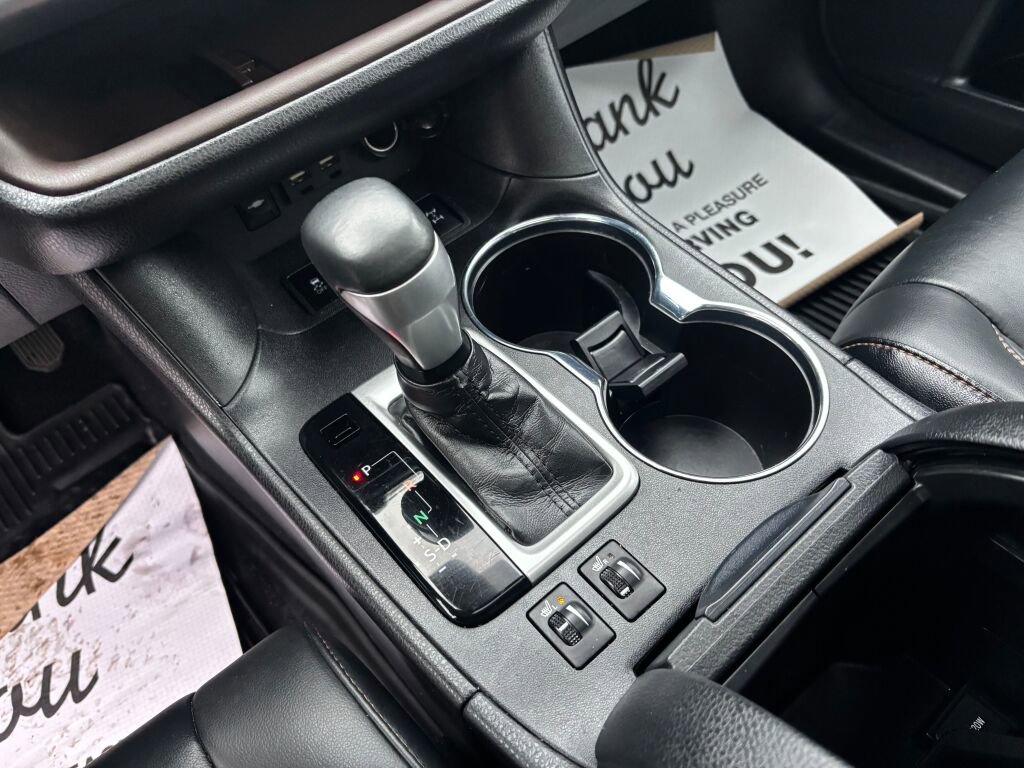Used 2019 Toyota Highlander XLE image 17