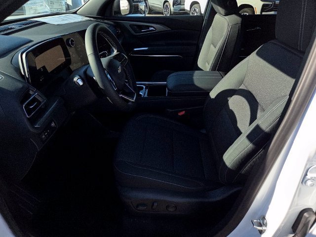 New 2027 Chevrolet Traverse LT w/ Driver Confidence Package FWD image 6