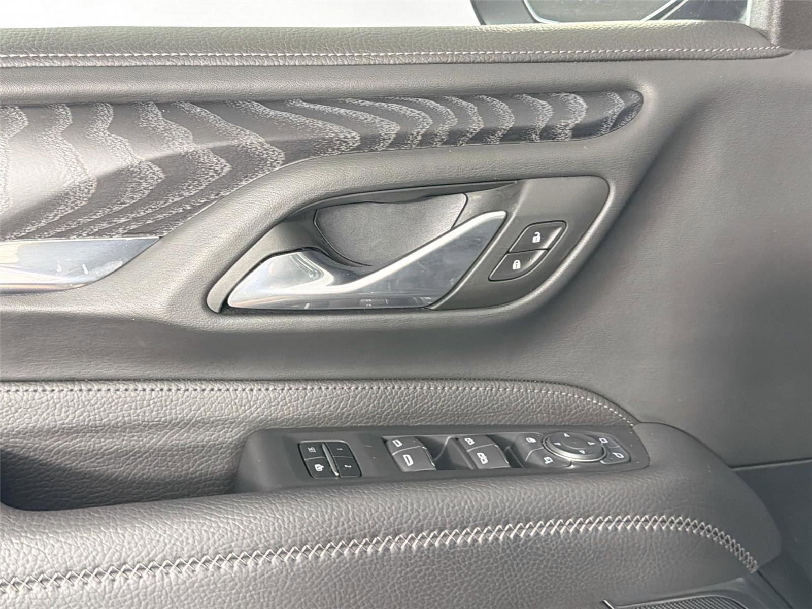 Used 2024 GMC Yukon XL Denali w/ Advanced Technology Package AWD/4WD image 18