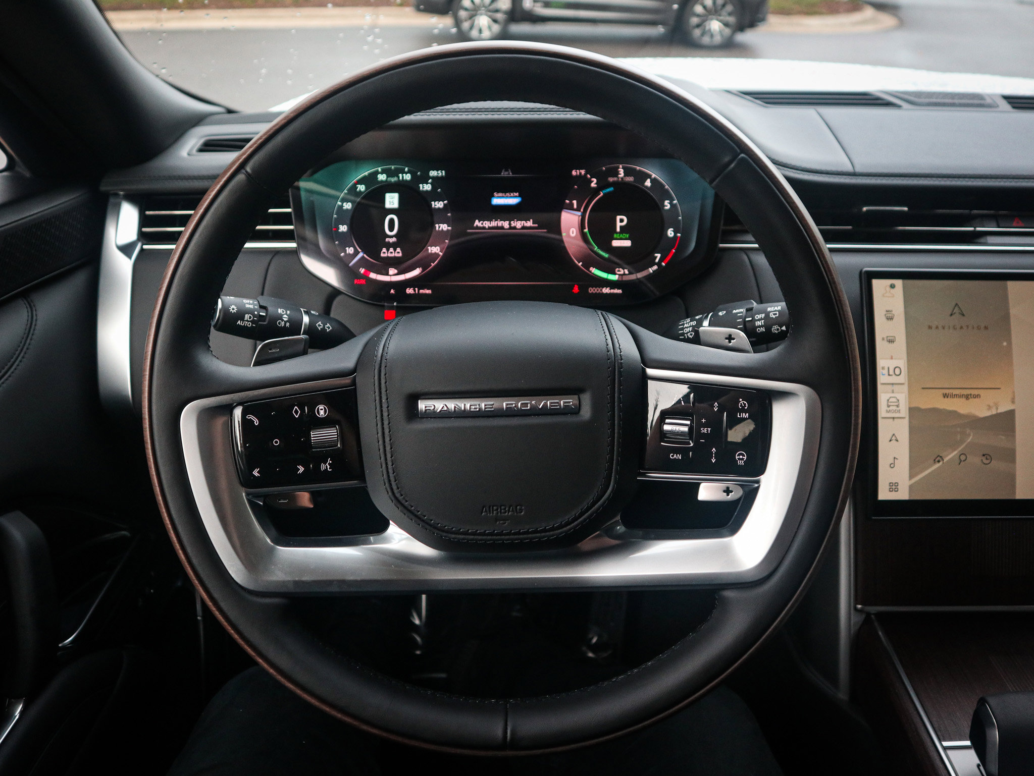 Used 2025 Land Rover Range Rover Autobiography image 18