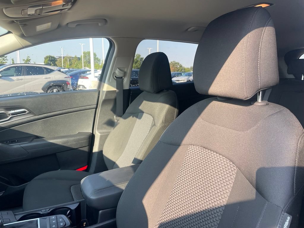 New 2026 Kia Sportage LX w/ LX Convenience Package FWD image 18