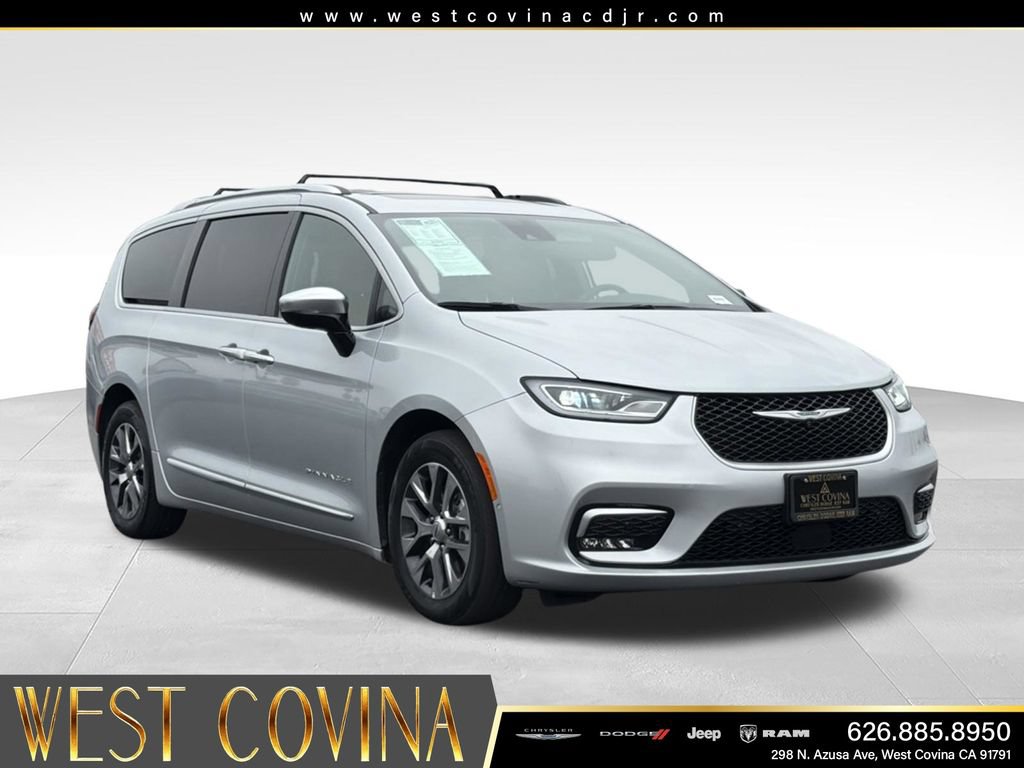 Used 2023 Chrysler Pacifica Pinnacle
