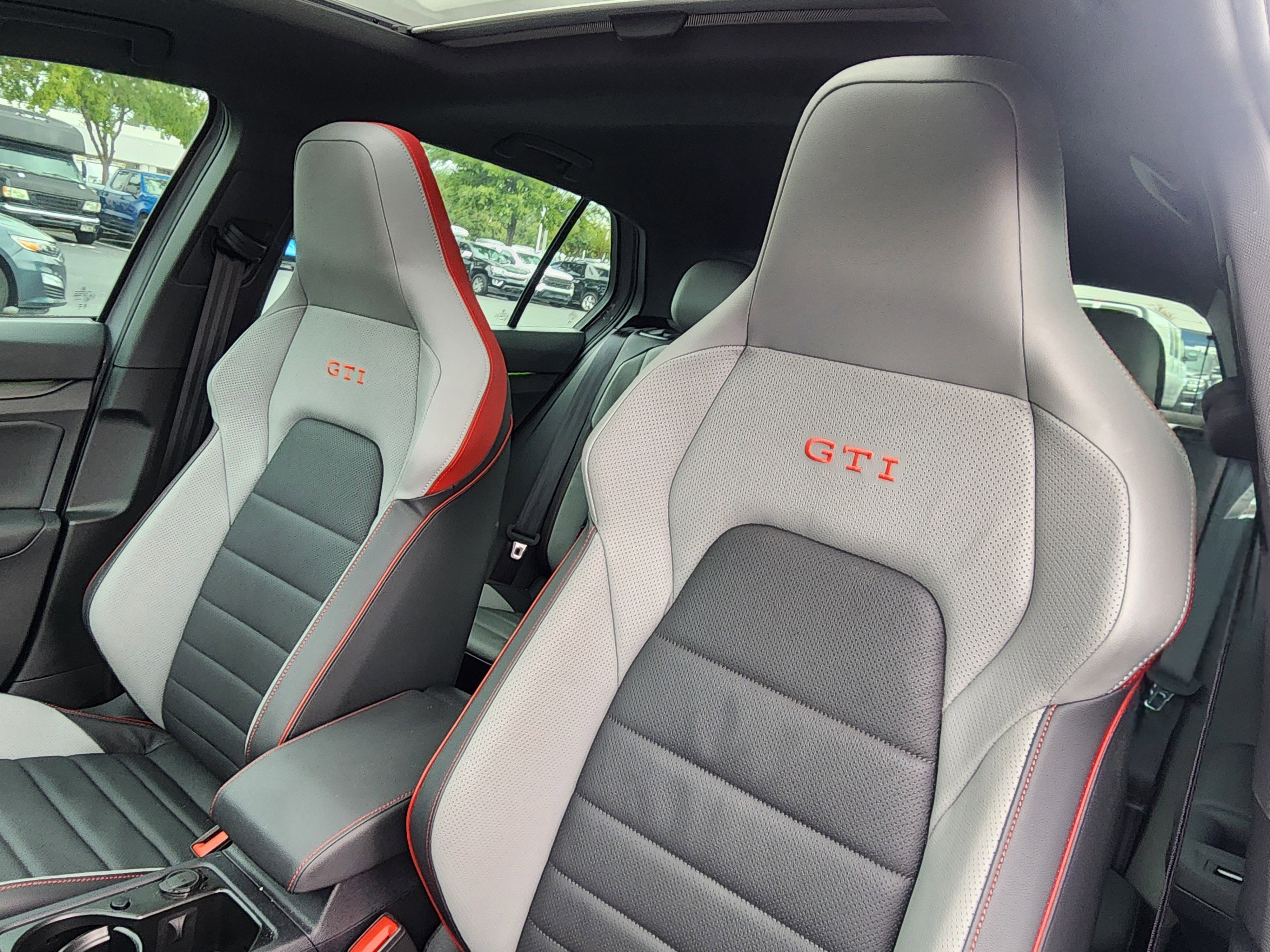 Used 2024 Volkswagen GTI SE w/ SE Leather Seats Package image 19