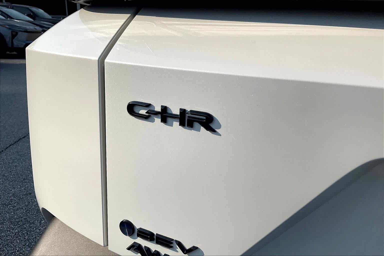Used 2026 Toyota C-HR AWD/4WD image 15