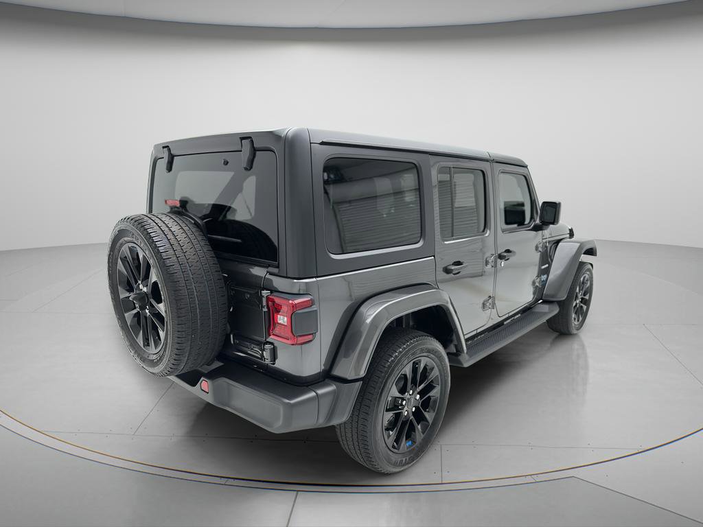 Used 2023 Jeep Wrangler Unlimited Sahara w/ Cold Weather Group AWD/4WD image 4