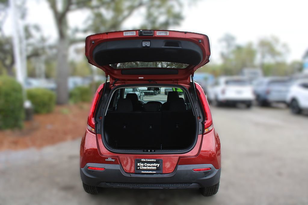 Certified 2021 Kia Soul LX image 9