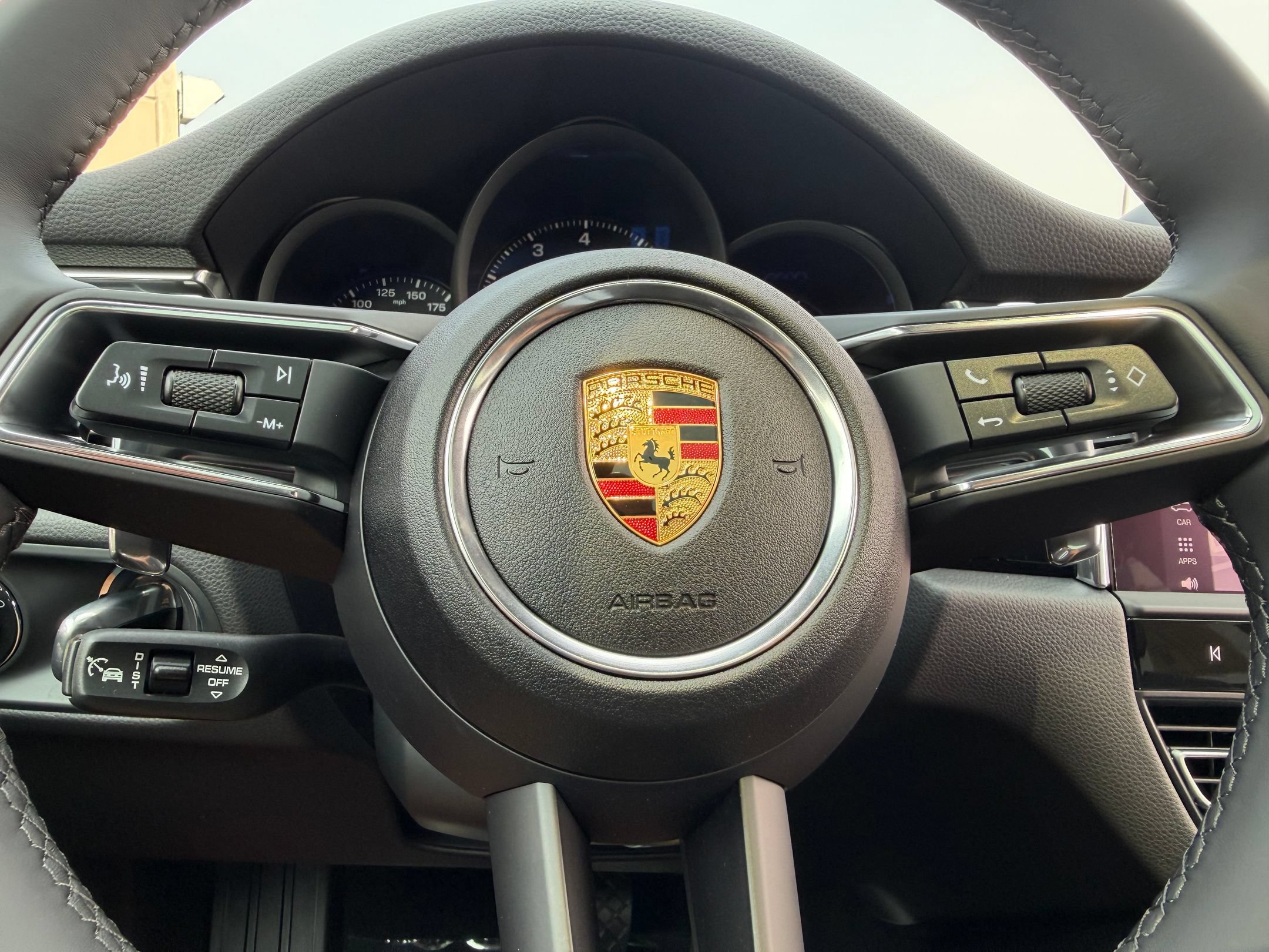 Used 2026 Porsche Macan AWD/4WD image 31