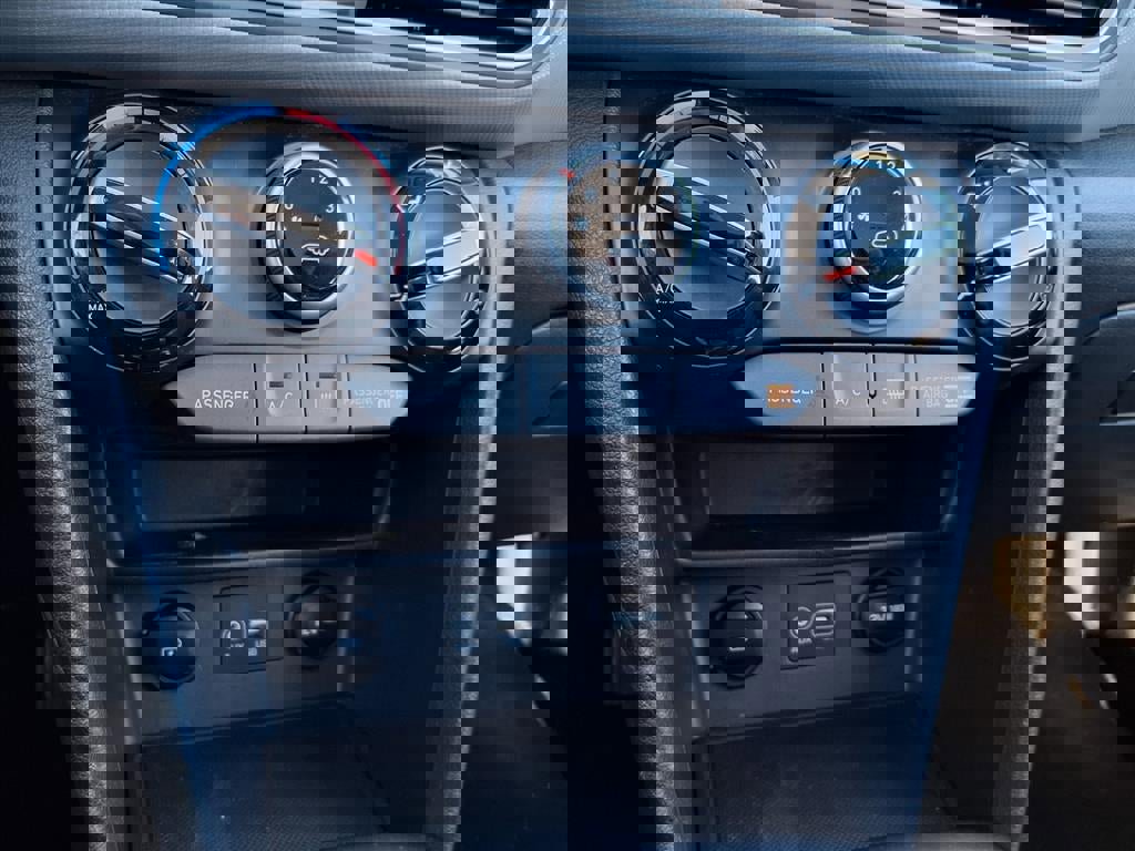 Used 2019 Hyundai Kona SE image 19