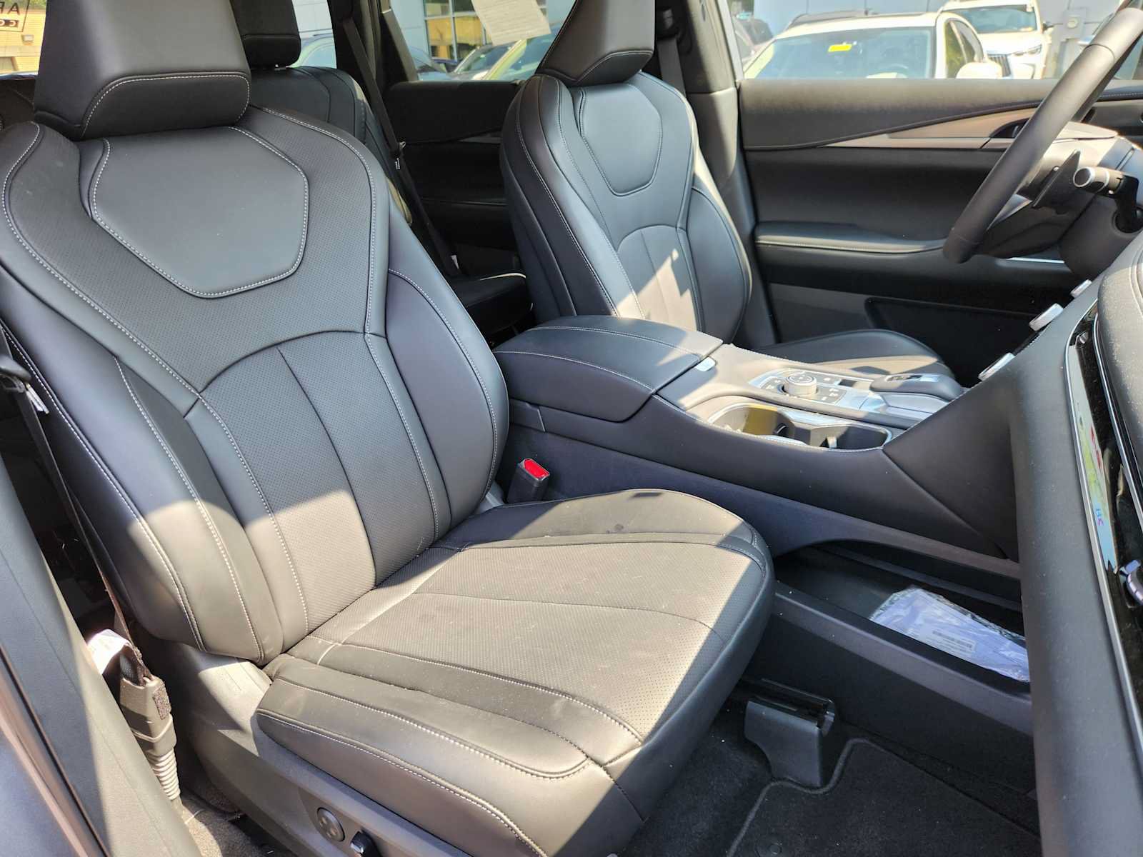 Certified 2026 INFINITI QX60 Luxe w/ Cargo Package AWD/4WD image 15