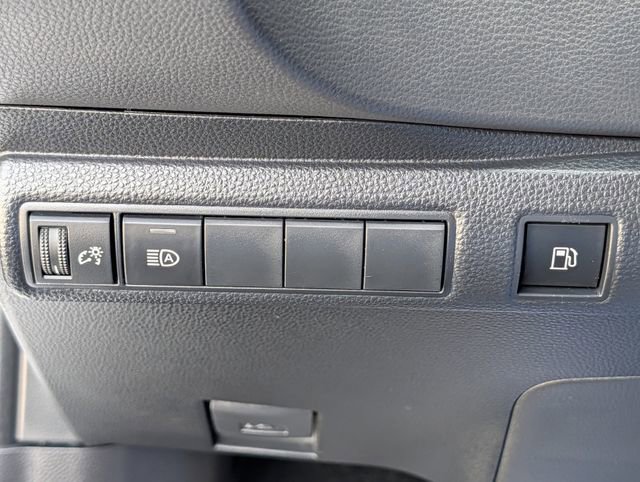 Used 2025 Toyota Corolla LE FWD image 23