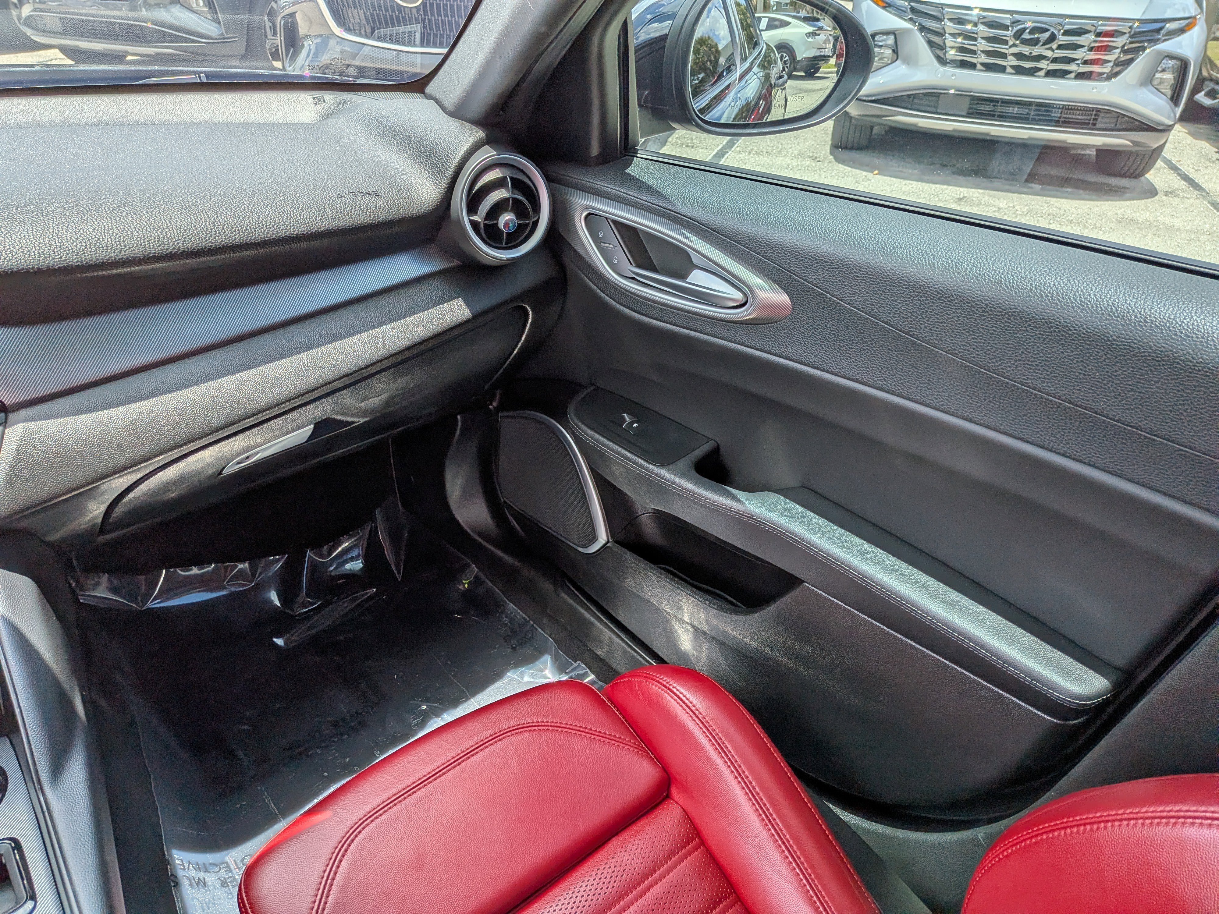 Used 2022 Alfa Romeo Giulia Veloce RWD image 19