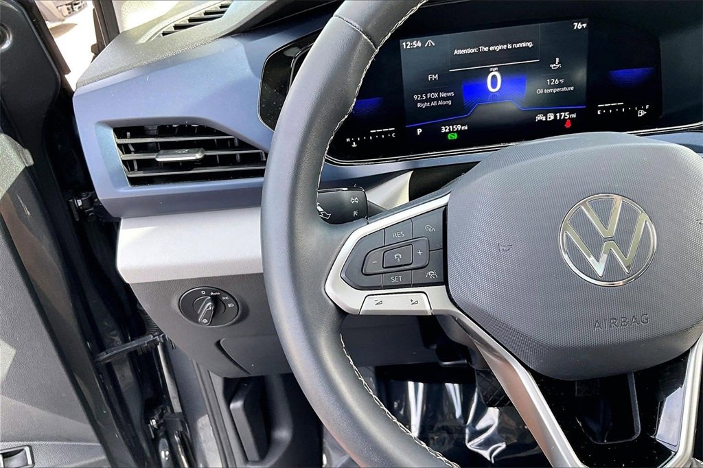 Certified 2022 Volkswagen Taos SE w/ Panoramic Sunroof Package image 24