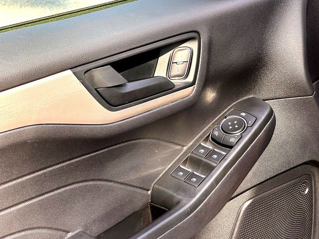 Used 2022 Ford Escape SE image 11