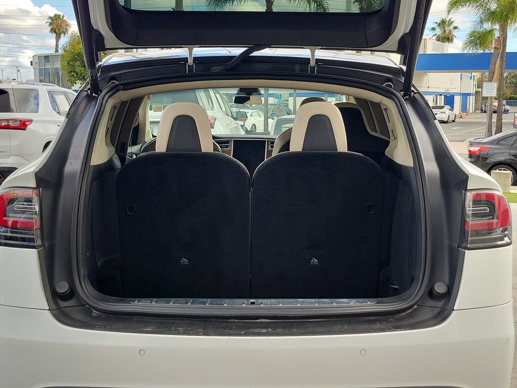 Used 2018 Tesla Model X 75D AWD/4WD image 9