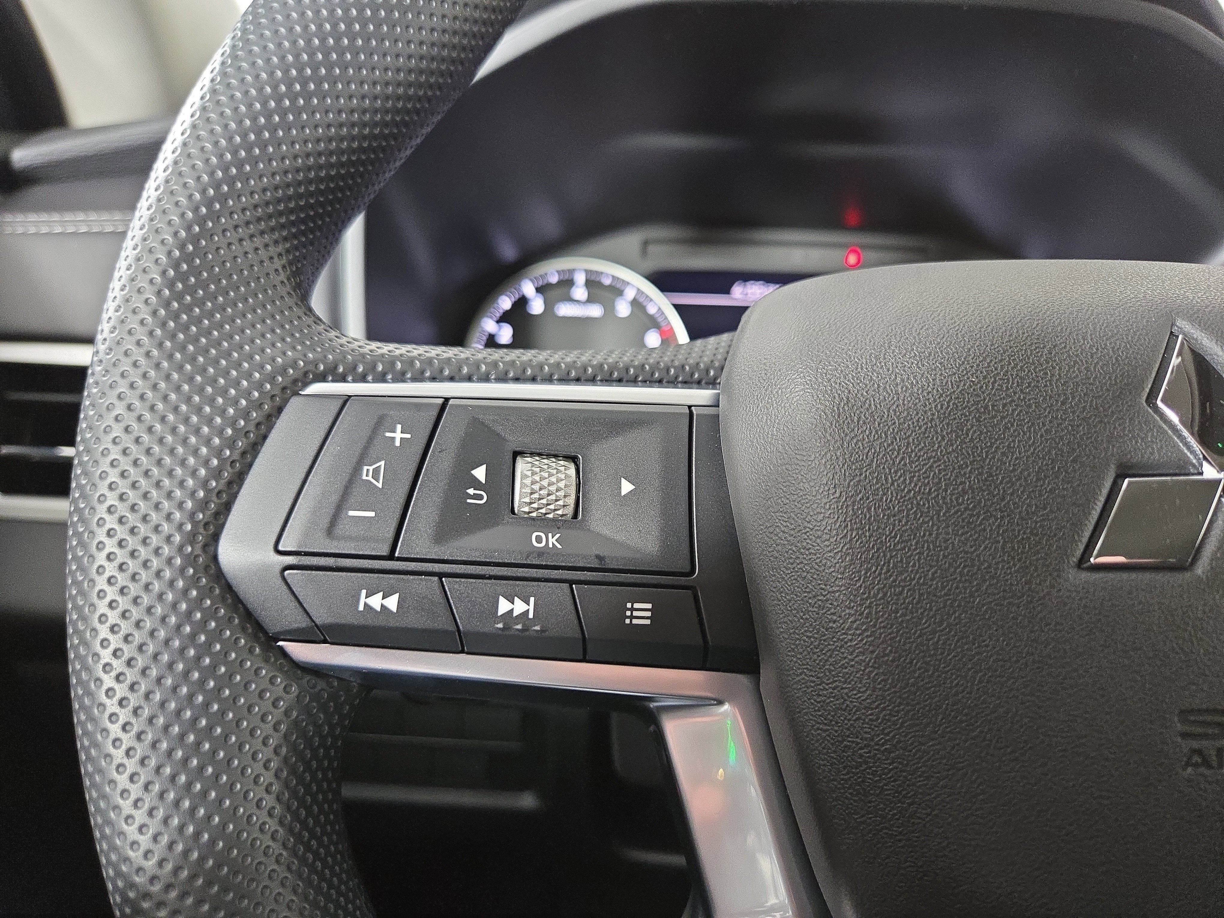 New 2026 Mitsubishi Outlander ES image 15