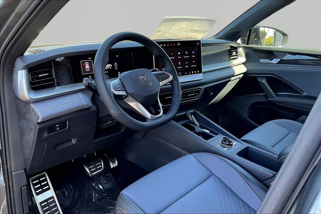 New 2026 Volkswagen Tiguan SE R-Line AWD/4WD image 16