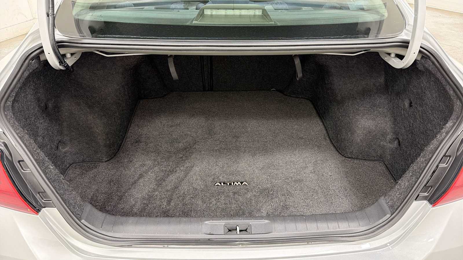 Used 2018 Nissan Altima 2.5 SV FWD image 26