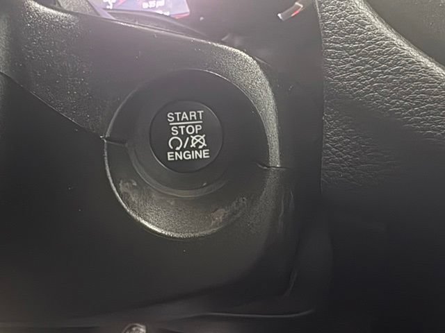 Used 2020 Jeep Compass Trailhawk AWD/4WD image 25