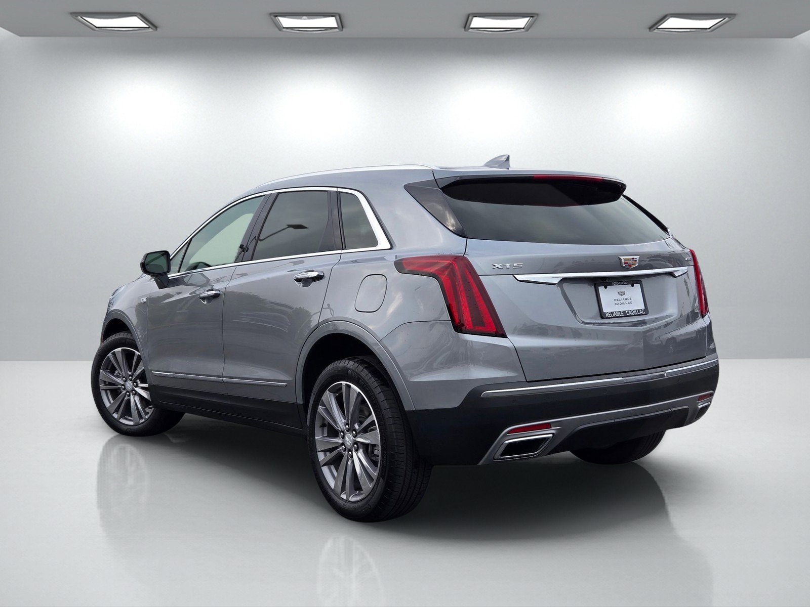 Certified 2025 Cadillac XT5 Premium Luxury image 6