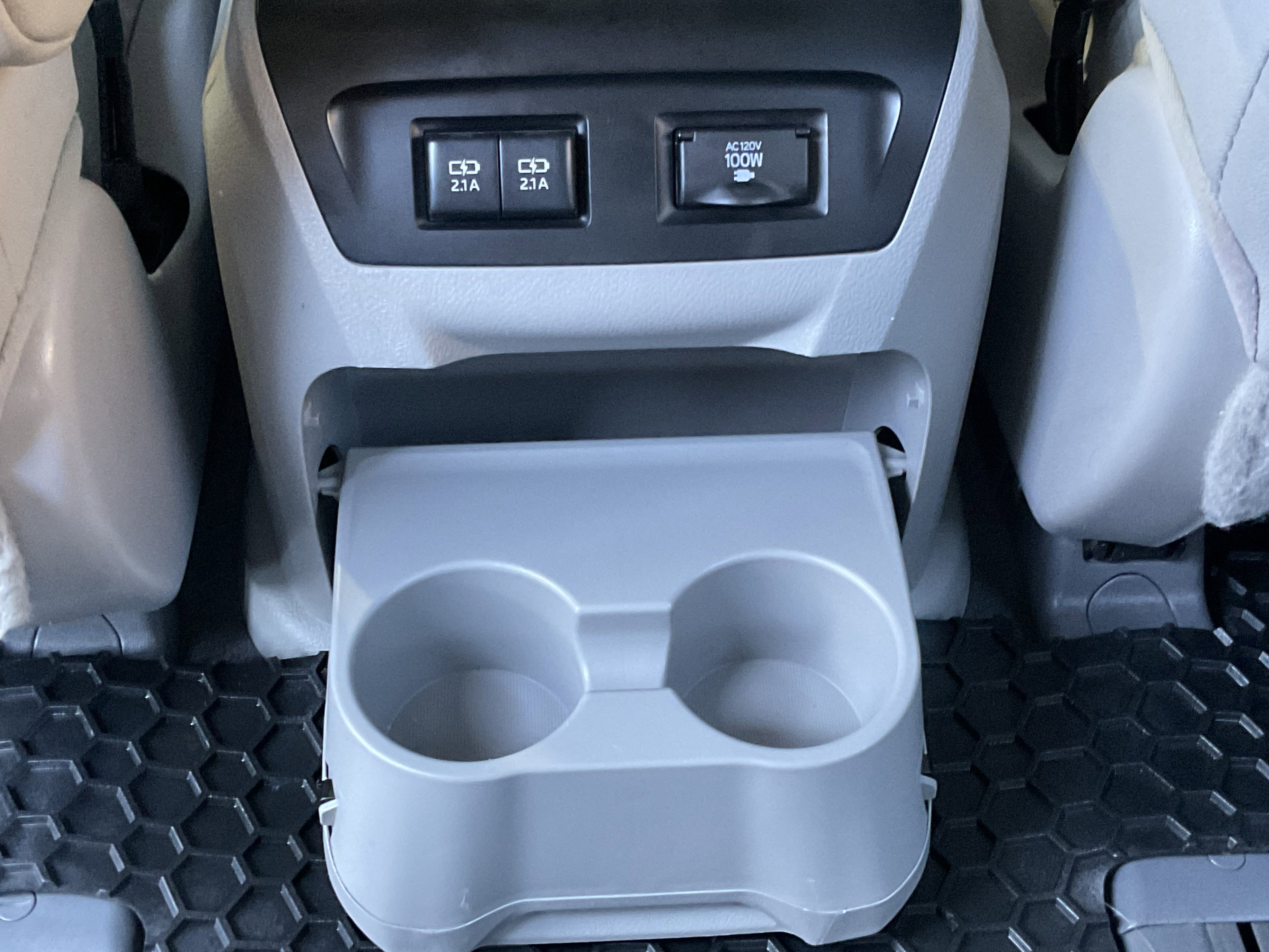 Used 2019 Toyota Sienna XLE w/ XLE Navigation Package AWD/4WD image 38
