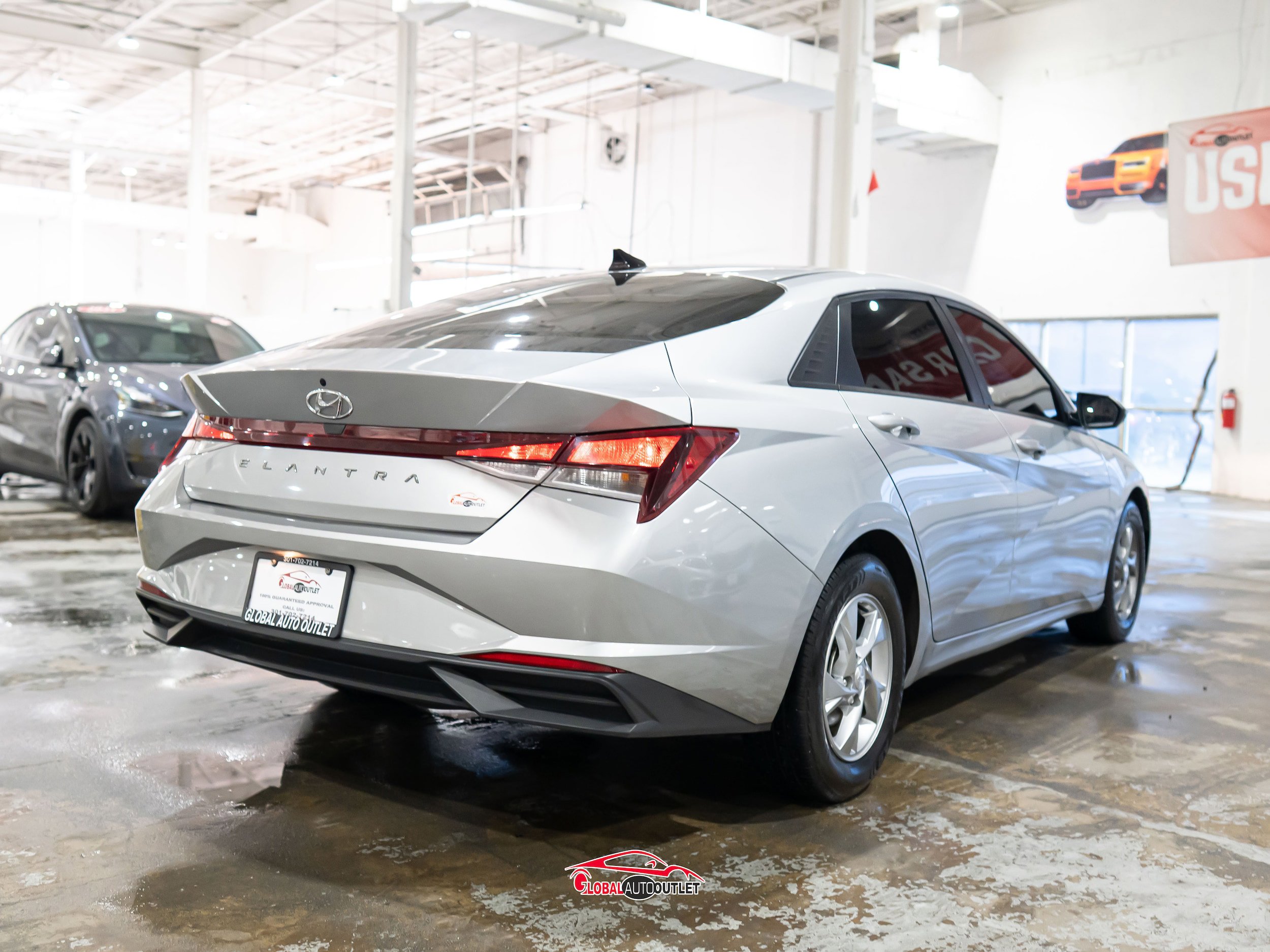 Used 2021 Hyundai Elantra SE FWD image 7