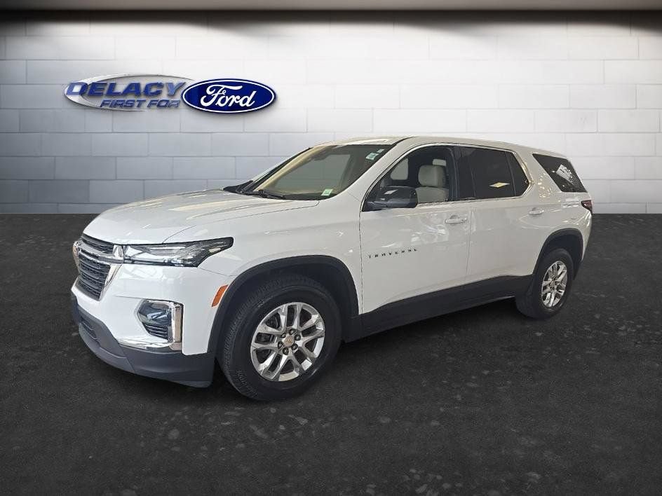 Used 2023 Chevrolet Traverse LS AWD/4WD image 2