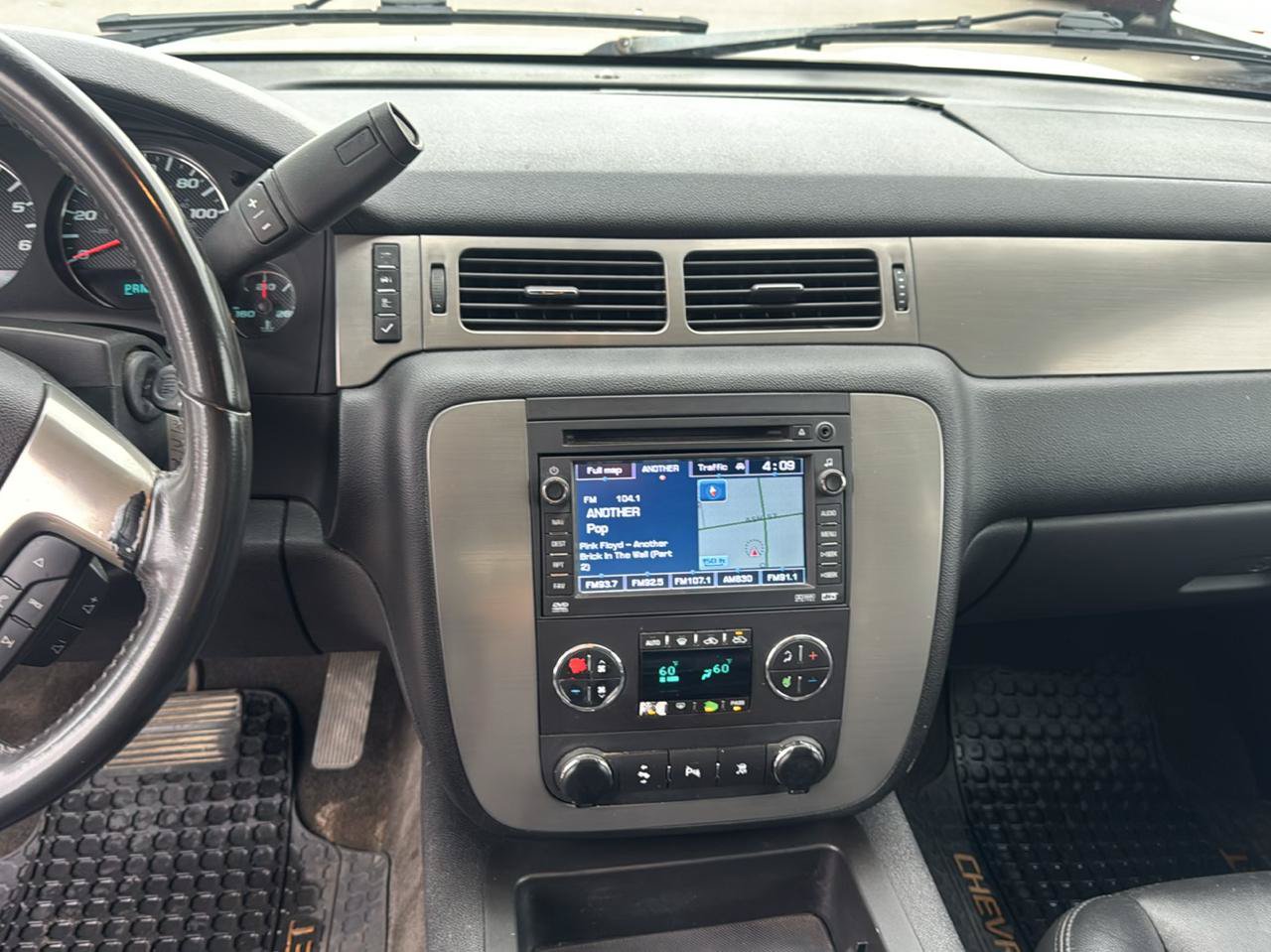 Used 2010 Chevrolet Avalanche LT AWD/4WD image 10
