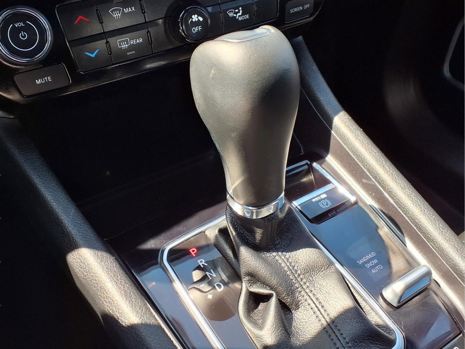 Used 2023 Jeep Compass Latitude image 17