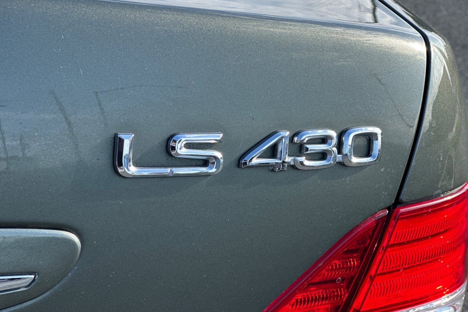 Used 2005 Lexus LS 430 RWD image 24