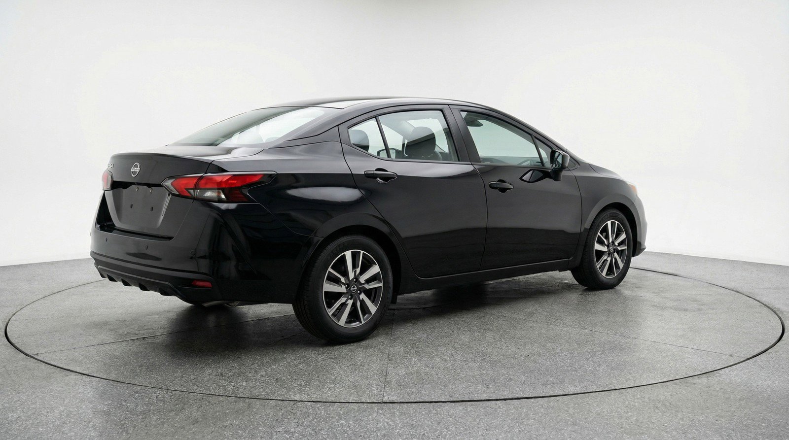 Used 2025 Nissan Versa SV image 9
