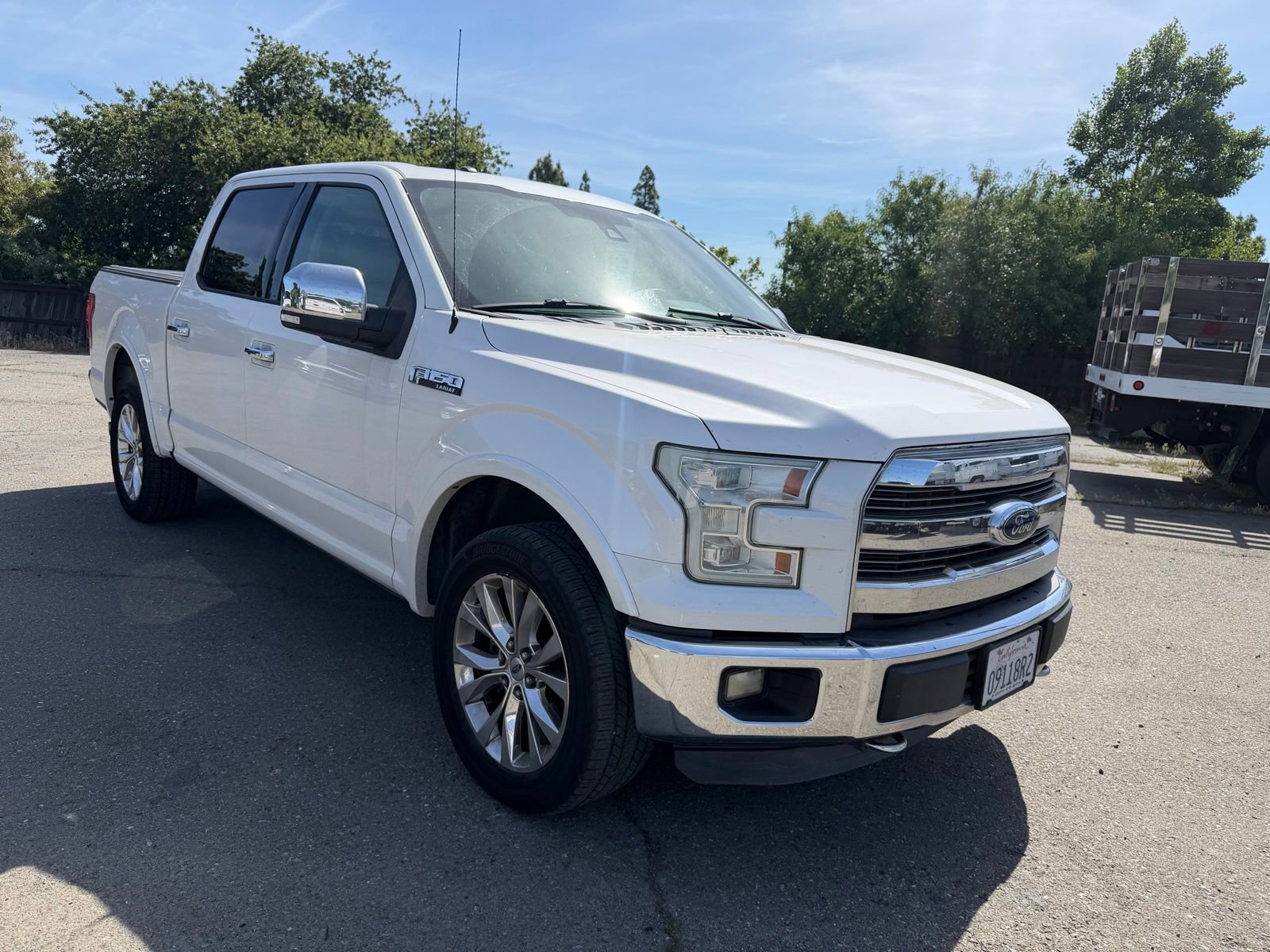Used 2015 Ford F150 Lariat w/ Equipment Group 502A Luxury AWD/4WD image 7