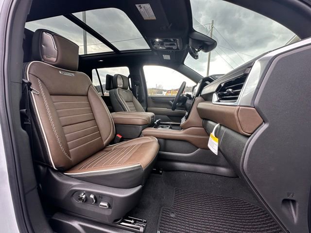New 2026 GMC Yukon Denali Ultimate AWD/4WD image 32