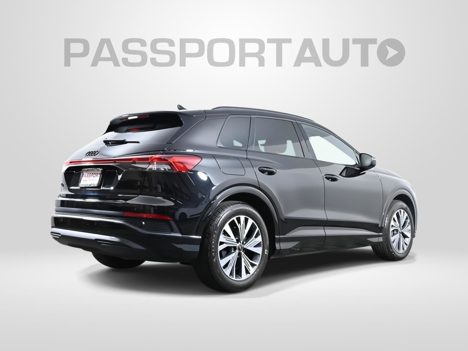 Used 2025 Audi Q4 e-tron Premium Plus w/ Premium Plus image 8