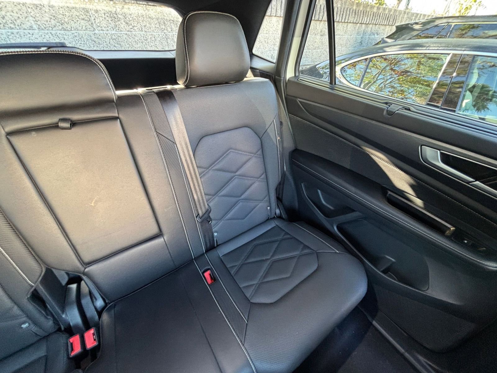 Used 2025 Volkswagen Atlas Cross Sport SE image 37