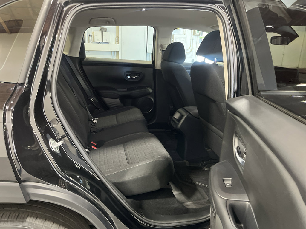 Used 2025 Honda HR-V LX image 22