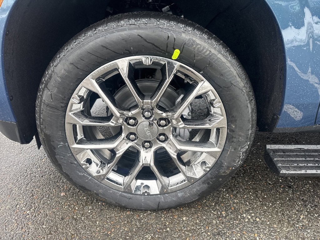 New 2026 GMC Yukon Denali w/ Sun & Power Step Package image 3