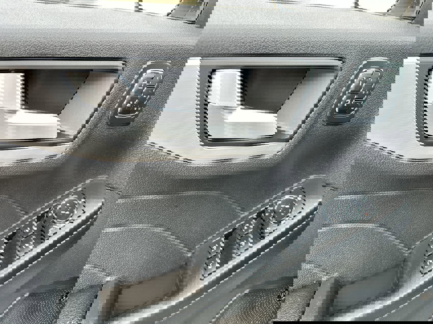 Used 2024 Ford Escape Platinum w/ Premium Technology Package image 13