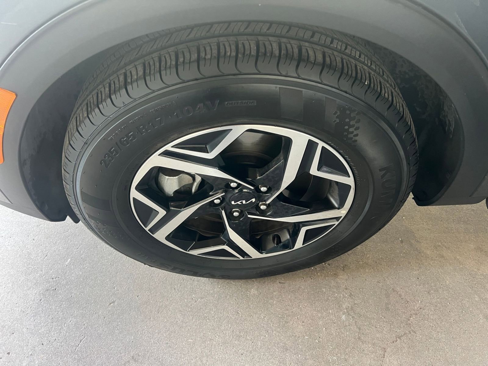 Used 2025 Kia Sportage LX FWD image 30