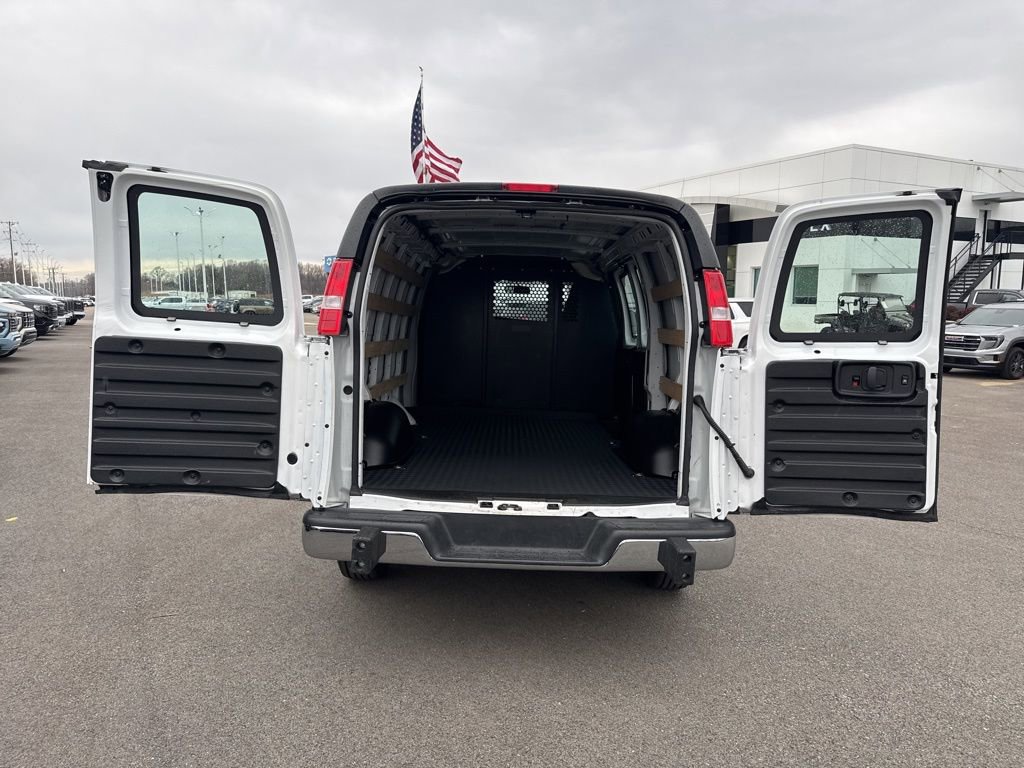 Used 2024 Chevrolet Express 2500 w/ Driver Convenience Package image 26