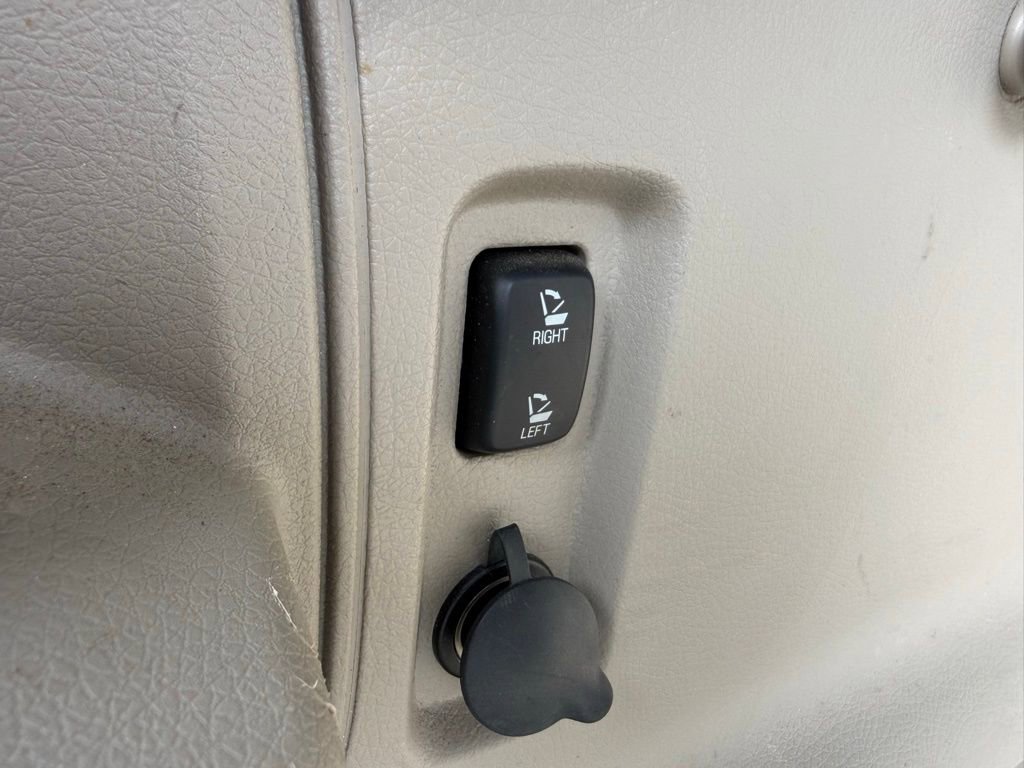 Used 2015 Lincoln MKX AWD w/ Equipment Group 102A image 31