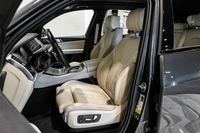 Used 2022 BMW X5 xDrive40i w/ M Sport Package AWD/4WD image 31