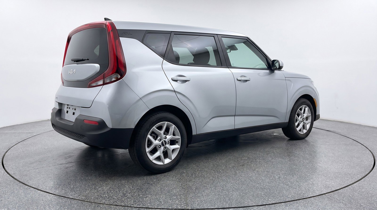 Used 2025 Kia Soul LX w/ LX Technology Package FWD image 9