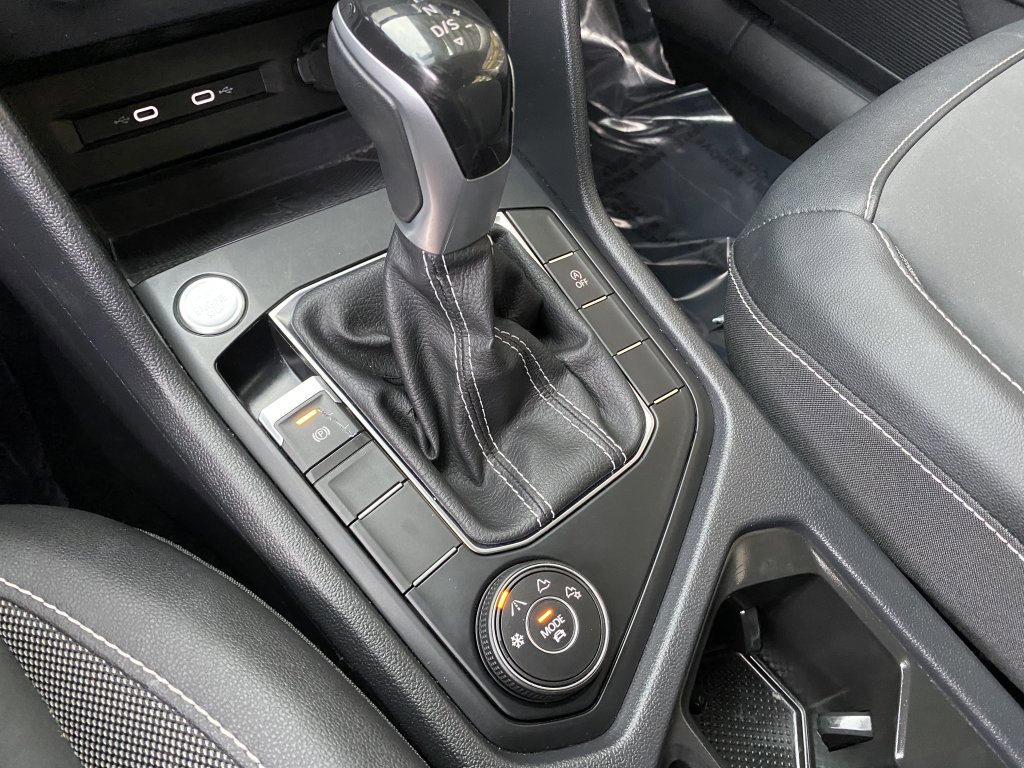 Used 2022 Volkswagen Taos SE w/ Panoramic Sunroof Package image 35