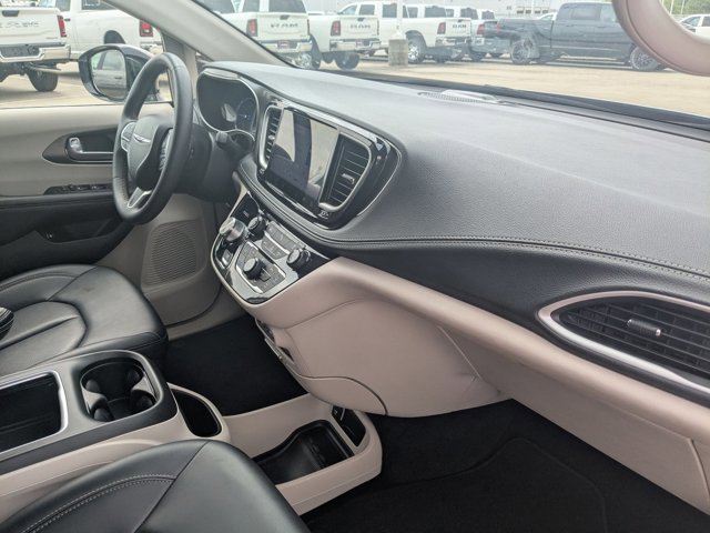 Used 2024 Chrysler Pacifica Limited FWD image 20