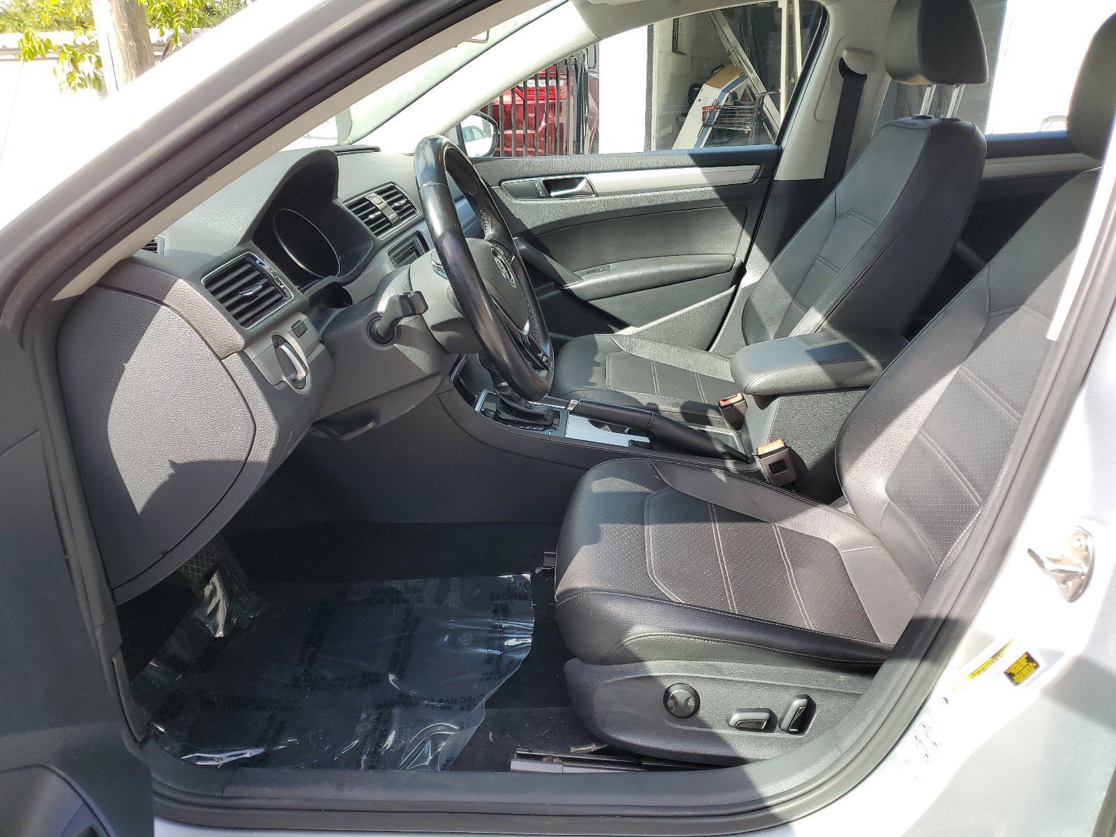 Used 2019 Volkswagen Passat 2.0T Wolfsburg image 17