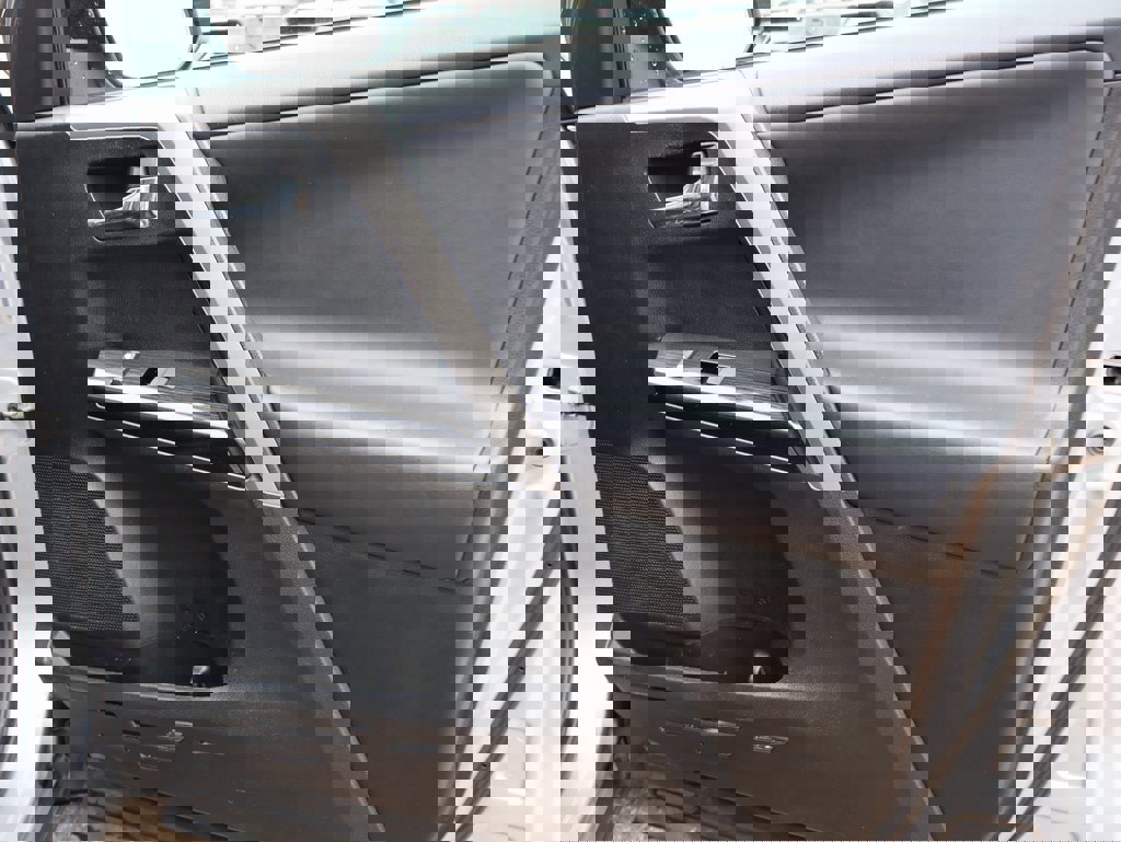 Used 2017 Toyota RAV4 Limited image 9