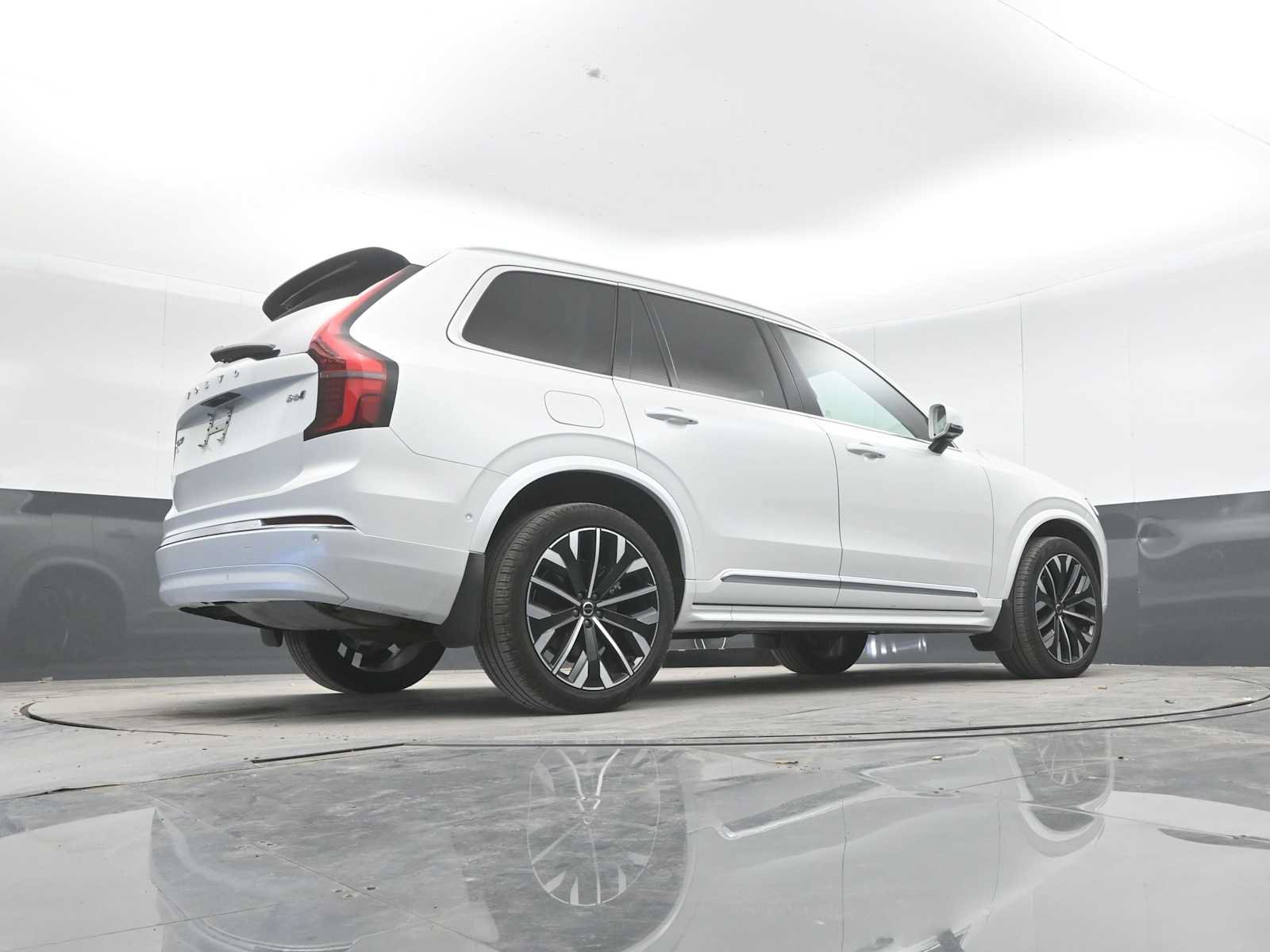 Used 2026 Volvo XC90 B6 Ultra w/ Protection Package AWD/4WD image 49