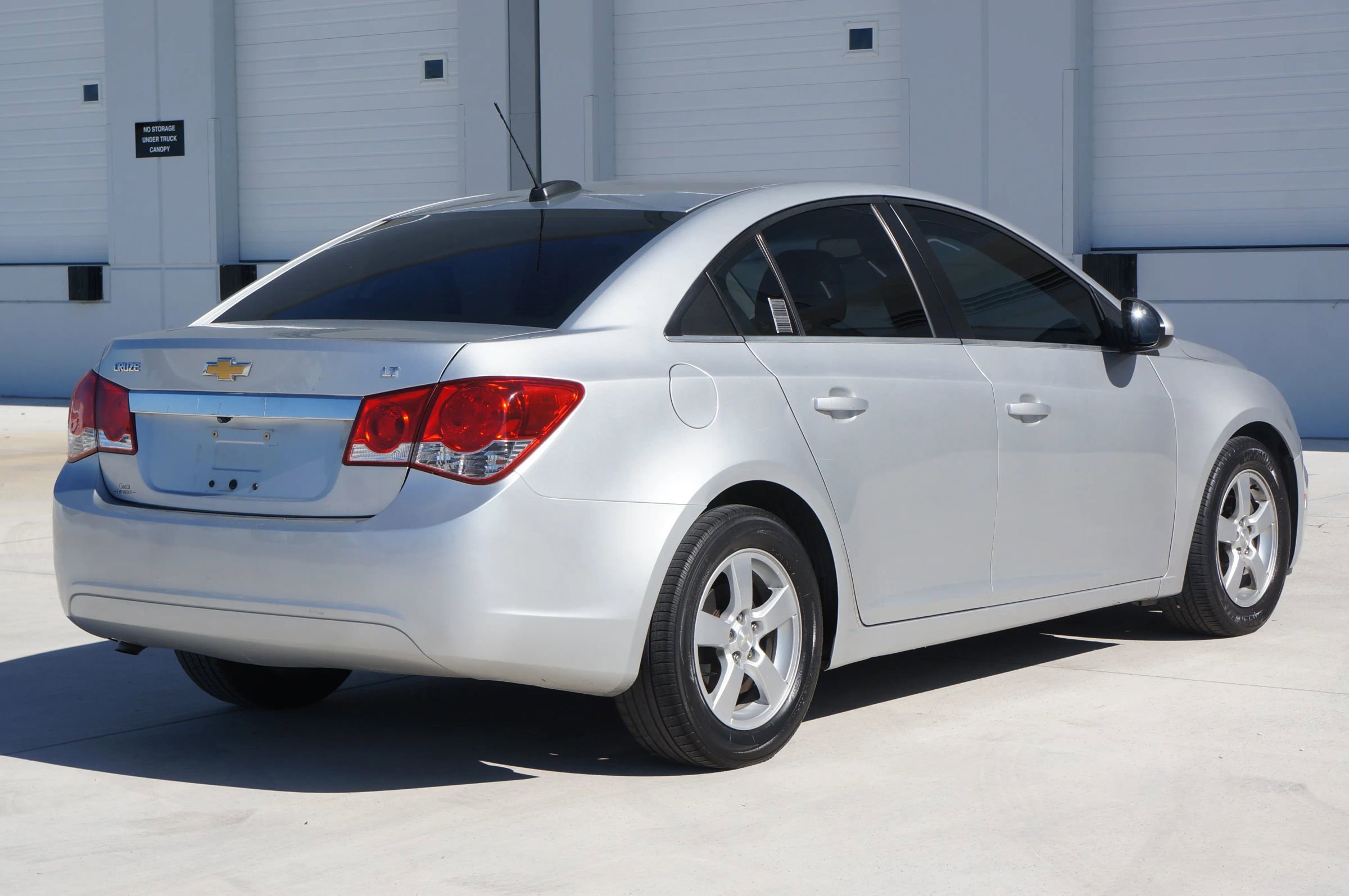 Used 2015 Chevrolet Cruze LT w/ Sun And Sound Package image 12