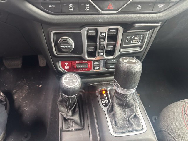 Used 2025 Jeep Wrangler Unlimited Rubicon AWD/4WD image 16